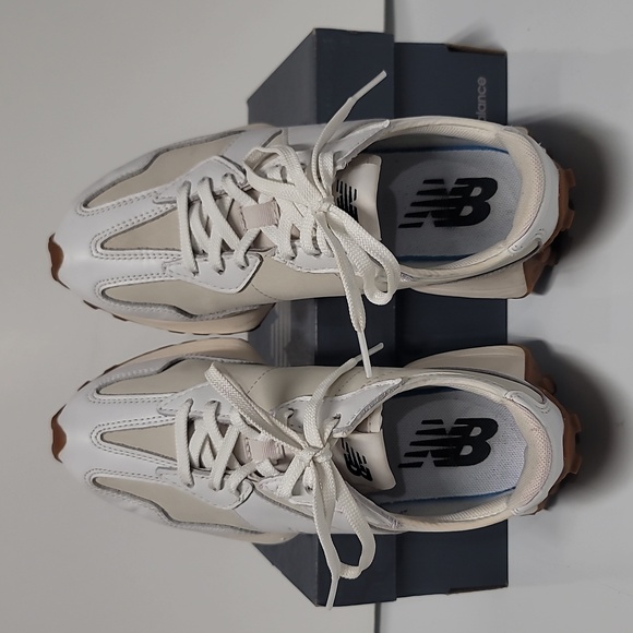 New Balance WS327LA White Moonbeam Leather Athletic Shoes - Picture 10 of 16